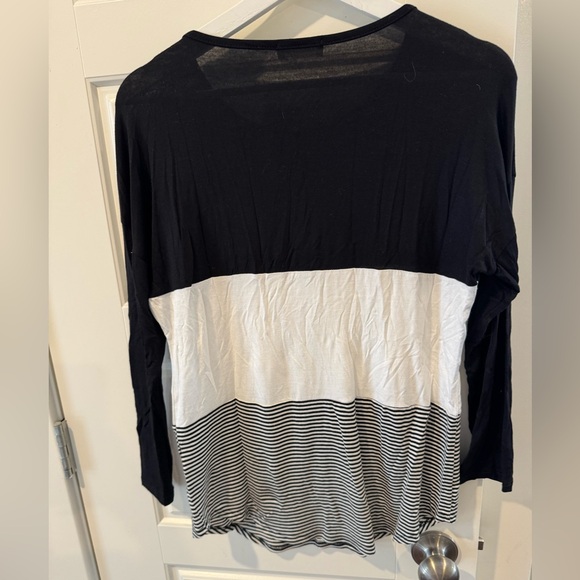 Color Block Tee - Picture 4 of 4